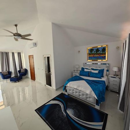 Residencial Las Palmeras De Willy Boca Chica Eksteriør billede